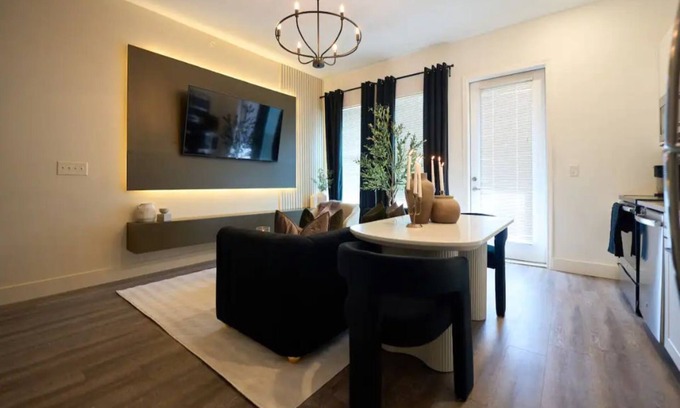 Castleberry Hill Apartment | Inviting Mercedes-Benz Retreat with Pool & Breakfast