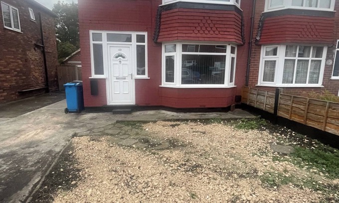 Failsworth House | Cozy Manchester House with 3 Bedrooms