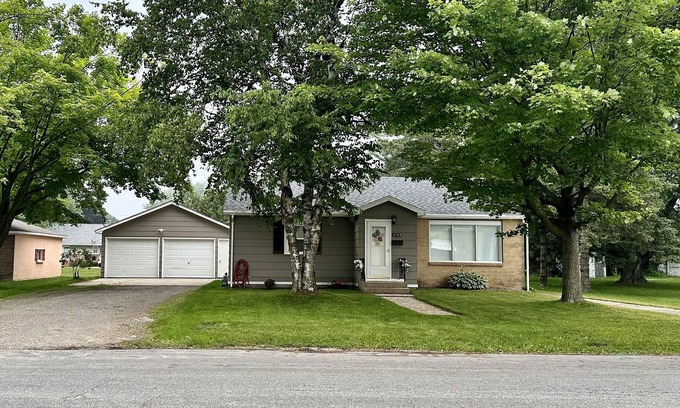 Menominee House | Pet-Friendly Getaway: Cozy Menominee Home with Pool & Breakfast