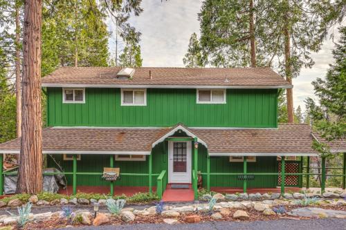 Mi-Wuk Village House | Charming Mi-Wuk Village Cabin Near Dodge Ridge Adventures