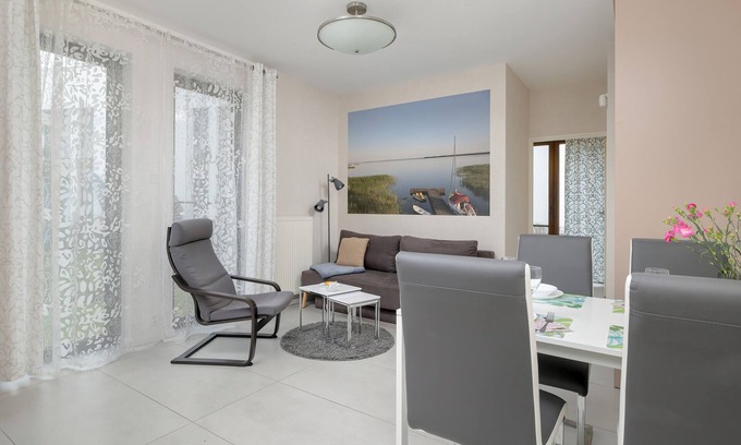 Trzebiatow Apartment | Inviting MiAMar Apartment with Pool for 6 Guests
