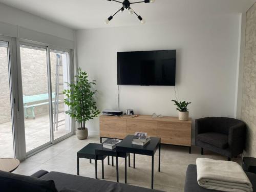 Numancia Apartment | Cozy Mini Villa Heart of Madrid