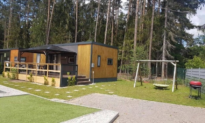 Rauberweiherhaus House | Pet-Friendly Mobile Home with Lake View and Breakfast
