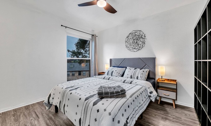 East Riverside - Oltorf Condo | Modern 2BR Retreat near Downtown ATX - Guest Rated 9.8