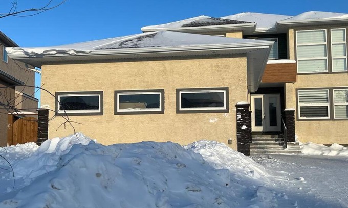 Fort Gary House | Top-Rated Holiday Homes in Canada for Families