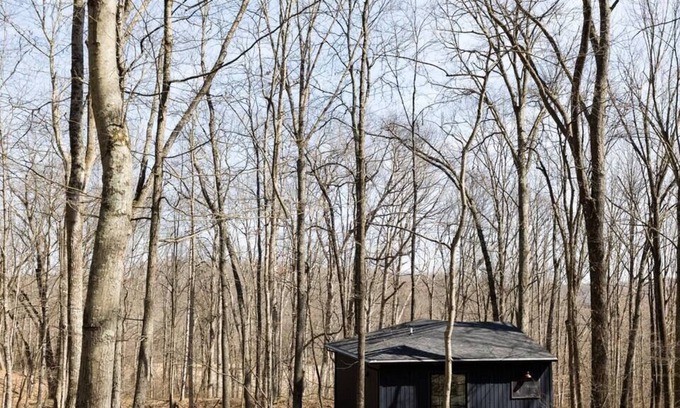 New Plymouth Cabin | Modern Cottage Retreat in Hocking Hills - Guest Rated 9.8