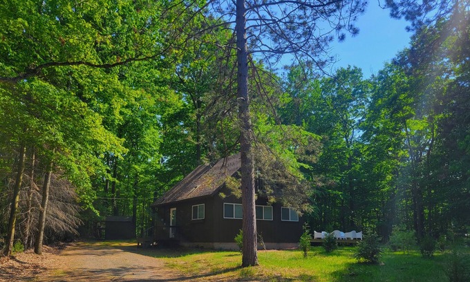 Ludington House | Modern Home in Ludington - Guest Rated 9.8, Family Friendly