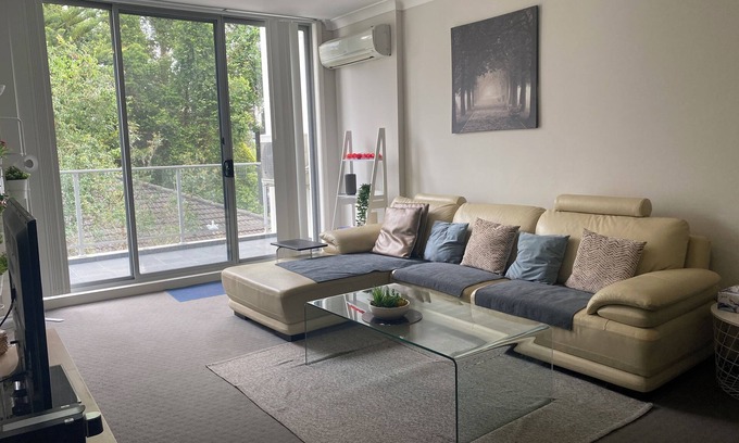 Wahroonga Apartment | Modern Home with Free Parking & Family-Friendly Amenities