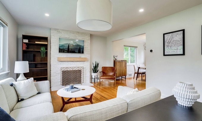 Baileys Crossroads House | Pet-Friendly 3 Bedroom Home with Perfect Guest Rating