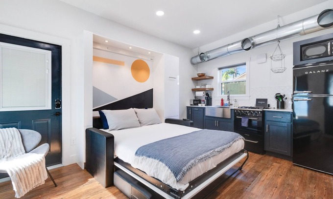 Freetown - Port Rico Apartment | Modern Studio with Pool, Spa & Free Parking - Guest Rated 10/10