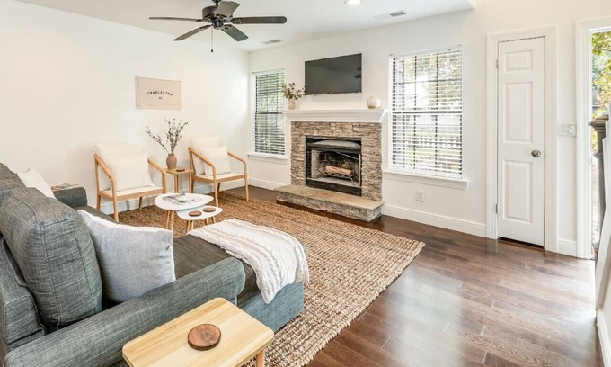 North Charleston House | Modern Townhome - Steps from Scenic Park Circle & Breakfast!