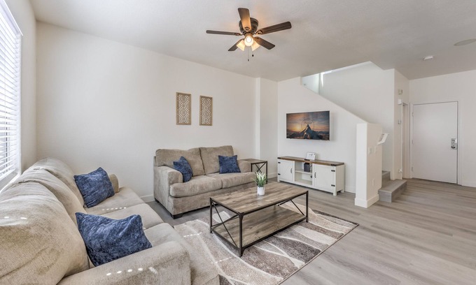 North Las Vegas House | Modern 5-Bed Vegas Retreat with Breakfast and Family Fun