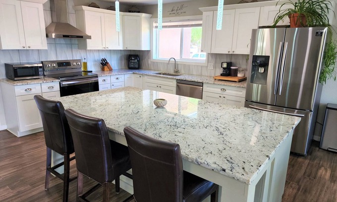 Los Alamos House | Delightful Mountain Retreat with Pool & Spa Amenities