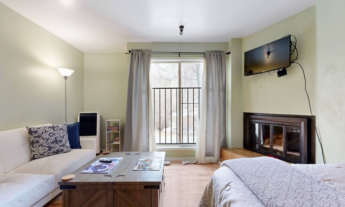 Elkhorn Village Apartment | Mountain Studio with Pool & Hot Tub, Steps from Lifts
