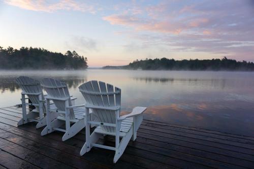 Minett Ski Chalet | Inviting Muskoka 4-Bedroom Cottage with Lake Rosseau Access