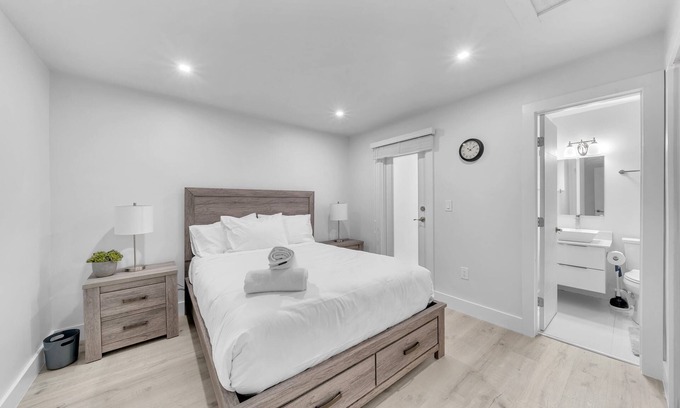 Ludlam House | Experience Mykonos Home: Guest Rated 10/10 Duplex with Kitchen