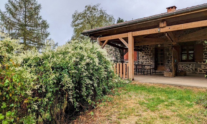 Saint-Didier-sur-Doulon Cottage | Cozy Nature Retreat Near La Chaise-Dieu with Spacious Garden & Child-Friendly Amenities