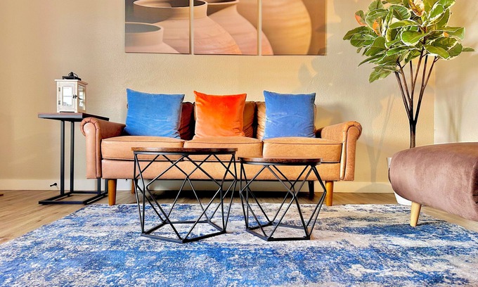 Central Arlington Apartment | Cozy near Stadiums/Six Flags/2 parking/Wifi