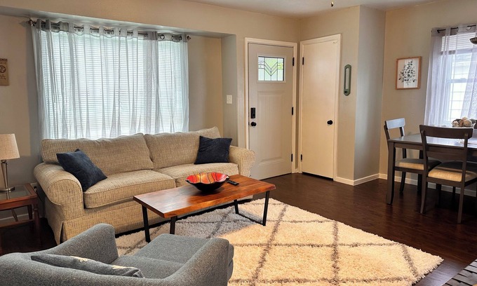 Toledo House | Welcoming Stay Near Toledo Zoo with Pet-Friendly Amenities