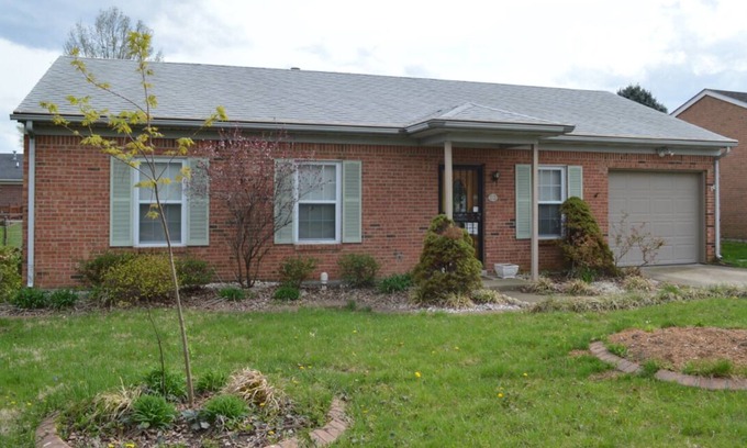 New Albany House | Cozy New Albany 2bd/1.5ba