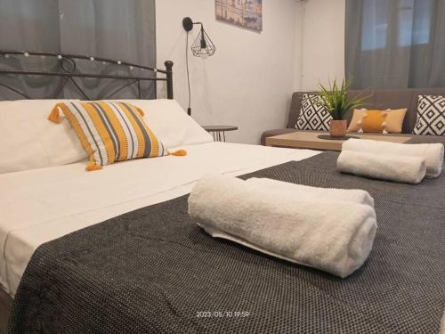 Eleios-Pronnoi Apartment | Perfect Getaway: Cozy Apartment in Tzanata for Families