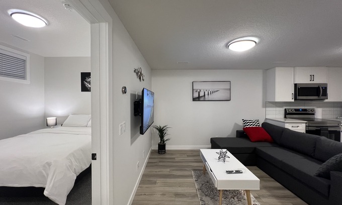 Calgary Apartment | Inviting New Suite in NW Calgary with Spa and Breakfast