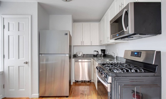 North End Apartment | Comfortable North End 2BR Near Harborwalk with Amenities