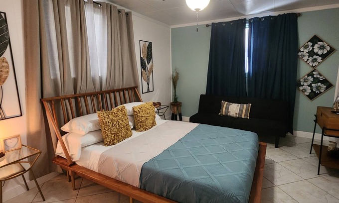 Bay Crest Park Apartment | Charming Oasis Steps from Tampa Bay Beaches with Pool