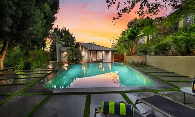 Los Angeles House | Cozy Oasis in Oakley with Basketball court,pool