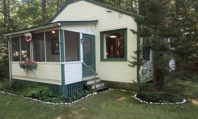 Ocean Park House | Inviting Ocean Park Cottage with Pool, Steps to the Beach