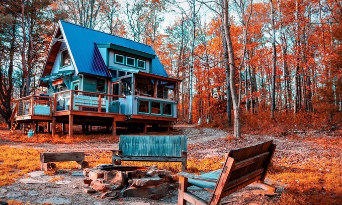 Corning Cabin | Inviting Off-grid Cabin with Spa Amenities & Pet Friendly