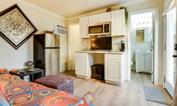 Thackerville Cabin | Cozy Oklahoma Cabin w/ Fire Pit, Bar & Gas Grill!