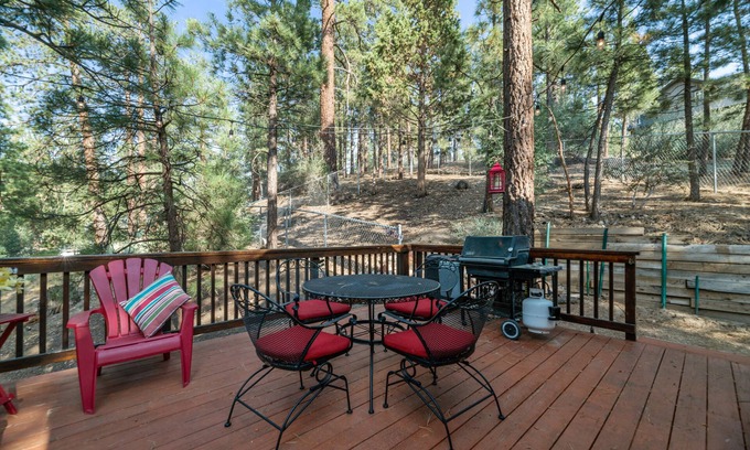 Big Bear City Cabin | Charming Rainbow Escape | Fireplace, BBQ & Lake Views