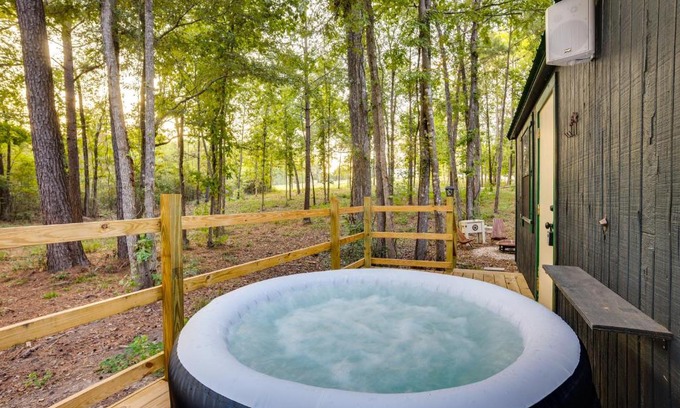 Onalaska House | Relaxing Onalaska Cabin Minutes from Lake Livingston