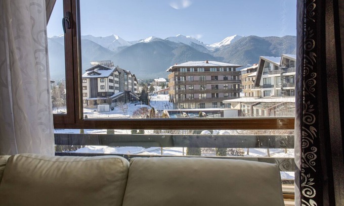 Razlog Apartment | Cozy One Bedroom Apartment with Stunning Mountain View, Pools and SPA