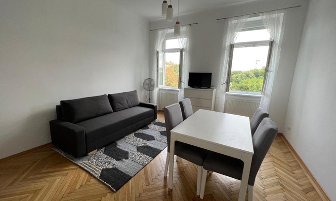 Stuwerviertel Apartment | Inviting Park View Apartment with Wheelchair Access
