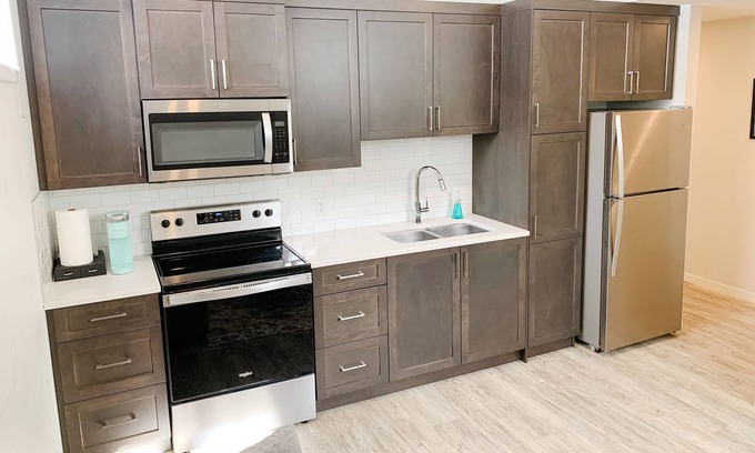 Cochrane House | Highly Rated One Bedroom Basement Suite for Families