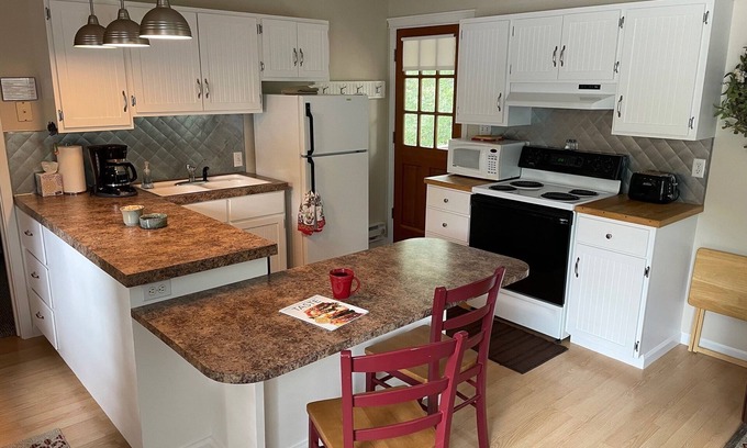 Hailey House | Comfortable One-Bedroom with King Bed Near Big Wood River