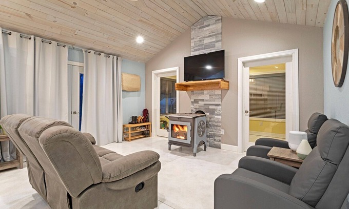 Mora House | Cozy Open Floor Plan Retreat with Hot Tub & Pet-Friendly Perks