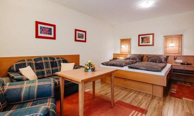 Wurding Apartment | Inviting One-Room Apartment with Balcony & Breakfast Included