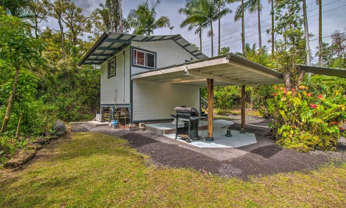 Leilani Estates Apartment | Inviting Pahoa Hideaway Steps from Black-Sand Beaches