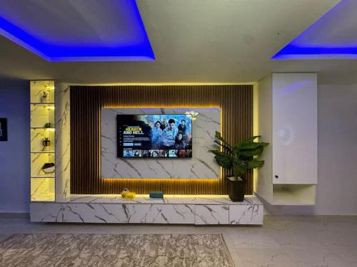 Abuja Apartment | Cozy Pent House with Balcony for R&R