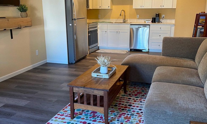 Columbia City House | Pet-Friendly 2-Bedroom Suite with Lake View in S. Seattle