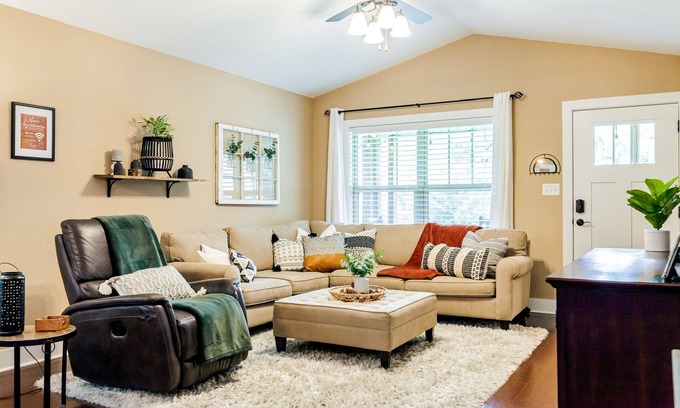 Swannanoa House | Pet Friendly Mountain View Retreat with Top Guest Rating