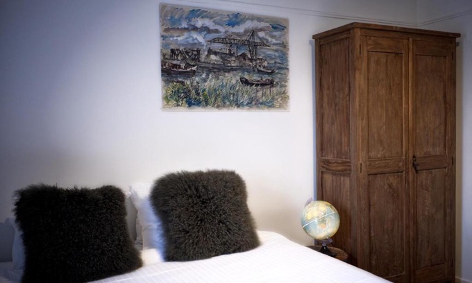 Oude Pijp Bed & Breakfast | Pet-Friendly Pijp Apartment in Amsterdam - Guest Rated 8.4