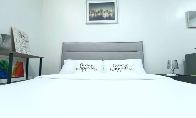 Lapu-Lapu Condo | Inviting Mactan Retreat with Pool, WiFi & Netflix Access