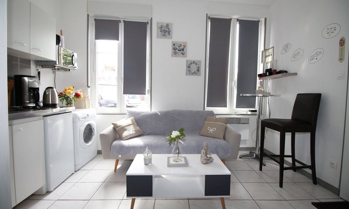 La Fere Apartment | Inviting Stay at Cozy Place La Fere - Pet Friendly & Breakfast
