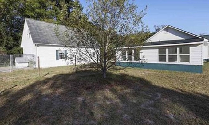 Cape Fear House | Inviting Retreat with Ocean Views and Pet-Friendly Comfort