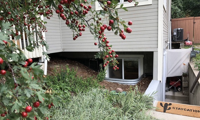 Newlands House | Charming Private Basement Apartment by North Boulder Park