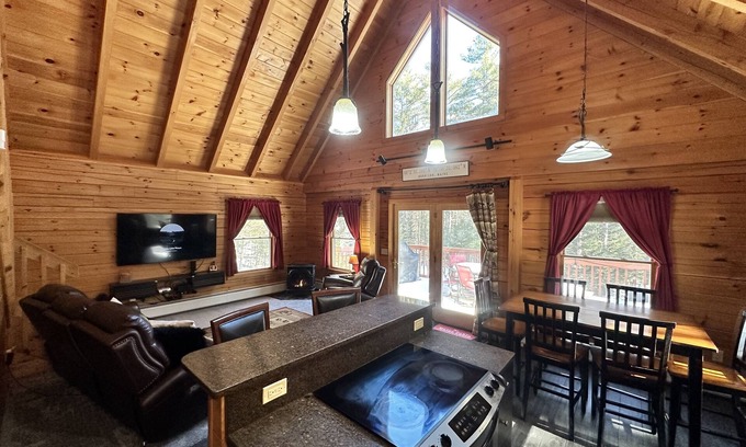 Harrison Cabin | Inviting Private Cabin Retreat Near Lakes and Mountains